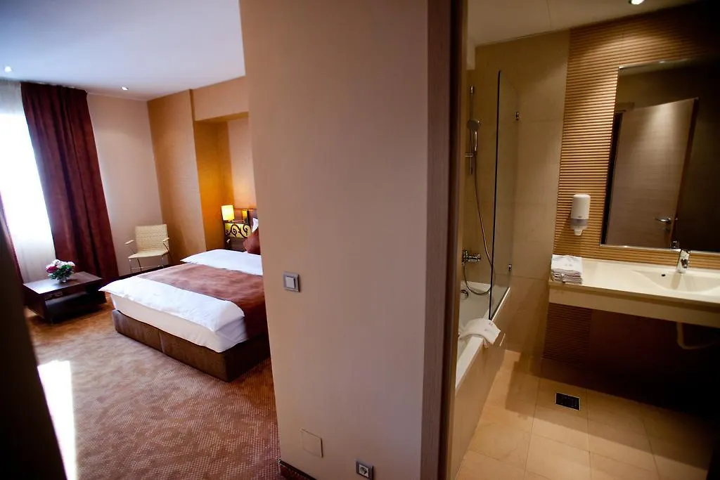 Top Rooms Aparthotel Bucureşti